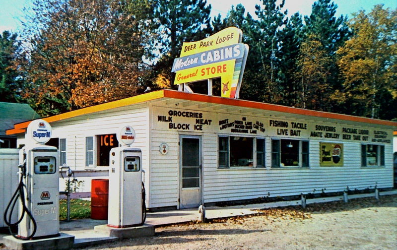 Deer Park Lodge - Old Postcard (newer photo)